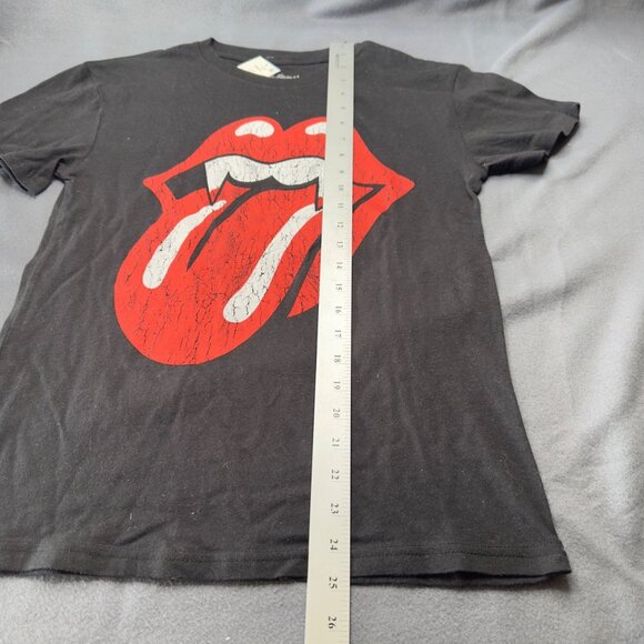 Rolling Stones Small T-Shirt Vampire Tongue Graphic Black Graphic Distressed New - Picture 9 of 9